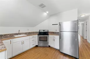 132 S Angell St, Providence, RI 02906 - Photo 4