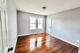121 Lowden St, Pawtucket, RI 02860 - Photo 14