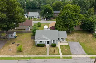 3 Eisenhower Dr, Smithfield, RI 02917 - Photo 6