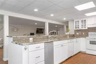 94 Greening Ln, Cranston, RI 02920 - Photo 28
