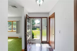 8 Wabasso Terrace, Middletown, RI 02842 - Photo 8