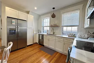 19 Walnut St, Newport, RI 02840 - Photo 2