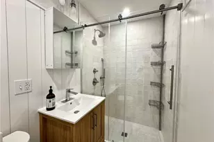 19 Walnut St, Newport, RI 02840 - Photo 10