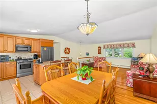 82 Hope Rd, Cranston, RI 02921 - Photo 6