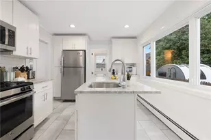 19 County St, Newport, RI 02840 - Photo 14