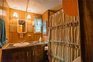 979 Toll Gate Rd, Warwick, RI 02886 - Photo 18