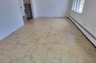 38 Aquidneck Ave, Portsmouth, RI 02871 - Photo 8