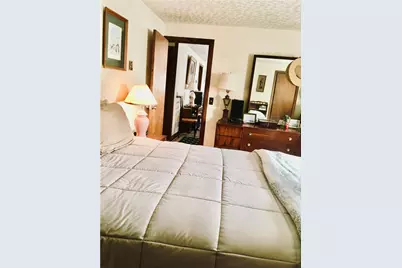 24 Continental Drive, Middletown, RI 02842 - Photo 8