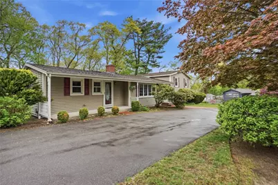 135 Red Chimney Drive, Warwick, RI 02886 - Photo 4