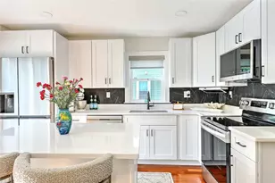 25 Tecumseh St, Providence, RI 02906 - Photo 14