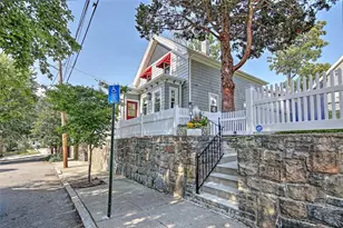 25 Tecumseh St, Providence, RI 02906 - Photo 2