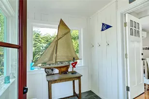 25 Tecumseh St, Providence, RI 02906 - Photo 6