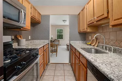 200 Heroux Boulevard #303, Cumberland, RI 02864 - Photo 8