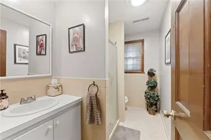 14 Maplecrest Dr, Smithfield, RI 02828 - Photo 34