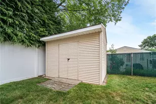 82 Merchant St, North Providence, RI 02911 - Photo 22