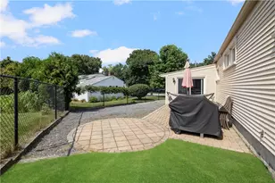 96 Redwood Dr, Cranston, RI 02920 - Photo 32