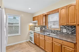 912 Narragansett Blvd, Providence, RI 02905 - Photo 18