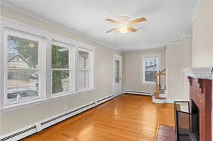 912 Narragansett Blvd, Providence, RI 02905 - Photo 10