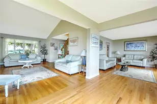 129 Seaside Dr, Jamestown, RI 02835 - Photo 26