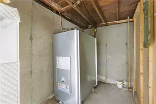 20 Deer St, East Providence, RI 02916 - Photo 22