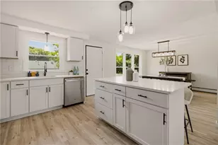 5 Baldwin Dr, Johnston, RI 02919 - Photo 8