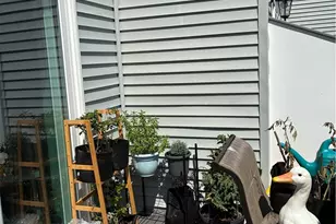 1 Willow Glen Cir, Warwick, RI 02889 - Photo 6