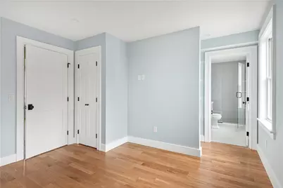 110 Newport Avenue, Middletown, RI 02842 - Photo 18