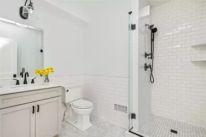 110 Newport Avenue, Middletown, RI 02842 - Photo 20
