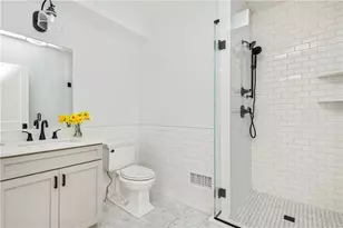 110 Newport Ave, Middletown, RI 02842 - Photo 20