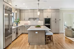 118 Newport Ave, Middletown, RI 02842 - Photo 10