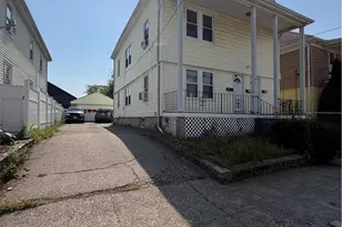 43 Tweed St, Pawtucket, RI 02861 - Photo 2