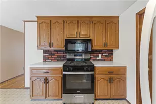 115 Thurston St, East Providence, RI 02915 - Photo 16