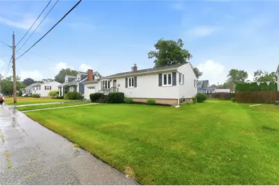 115 Thurston Street, East Providence, RI 02915 - Photo 6