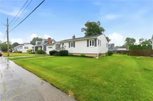 115 Thurston St, East Providence, RI 02915 - Photo 6