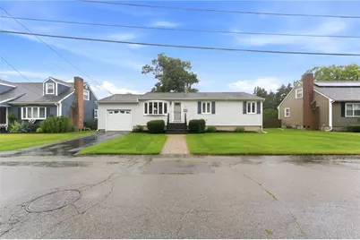 115 Thurston Street, East Providence, RI 02915 - Photo 4