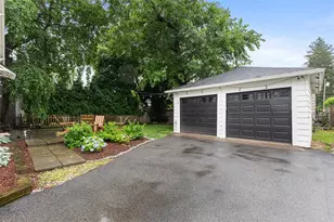 15 Berwick Pl, East Providence, RI 02916 - Photo 40