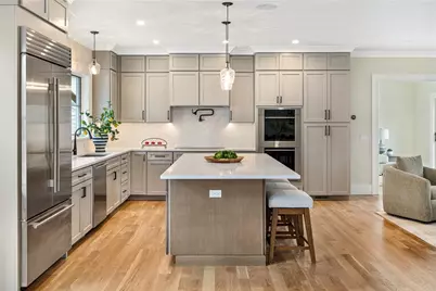 118 Newport Avenue, Middletown, RI 02842 - Photo 10