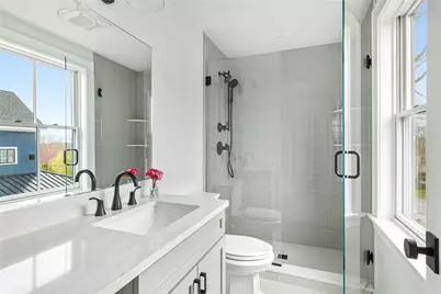 118 Newport Avenue, Middletown, RI 02842 - Photo 32