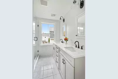 118 Newport Avenue, Middletown, RI 02842 - Photo 38