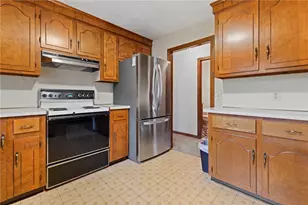 129 Woodside Ave, West Warwick, RI 02893 - Photo 12