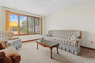 129 Woodside Ave, West Warwick, RI 02893 - Photo 4