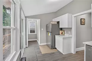 91 Ash St, Warwick, RI 02888 - Photo 4