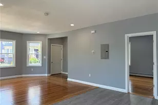 98 Whitmarsh St, Providence, RI 02907 - Photo 12