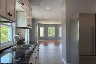 98 Whitmarsh St, Providence, RI 02907 - Photo 6