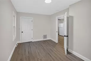 68 Uncas St, Warwick, RI 02889 - Photo 32