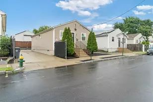 9 Halton St, Providence, RI 02907 - Photo 4