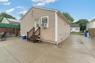 9 Halton St, Providence, RI 02907 - Photo 22