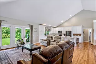 42 Aubin St, Seekonk, MA 02771 - Photo 8