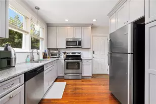 26 Paterson St, Providence, RI 02906 - Photo 30