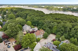 26 Paterson St, Providence, RI 02906 - Photo 2